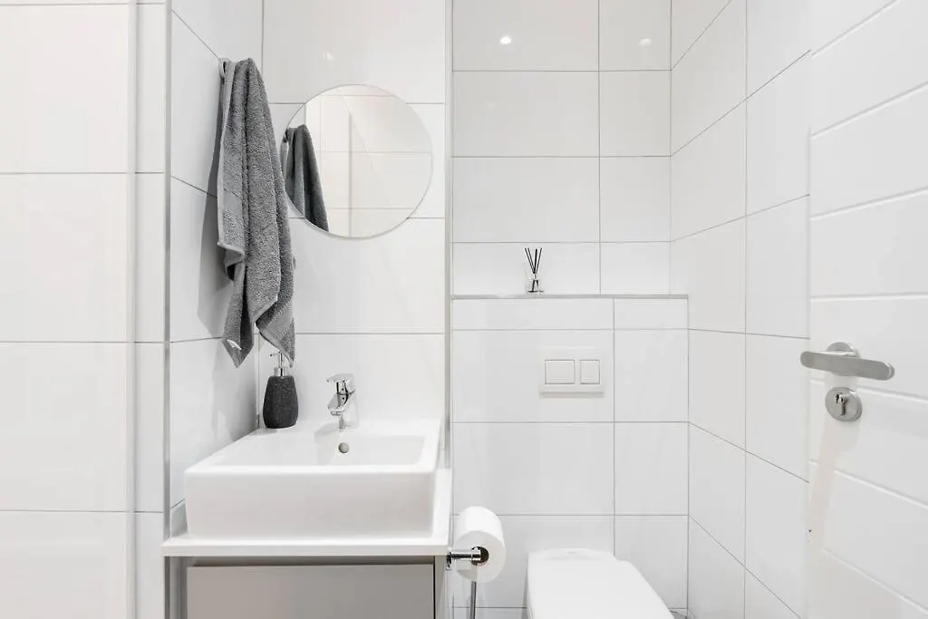 Smart Modern Living In Iconic Building In A Prime Location Apartment Cape Town