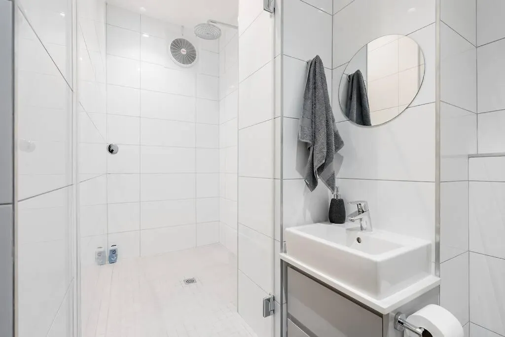 Smart Modern Living In Iconic Building In A Prime Location Apartment Cape Town