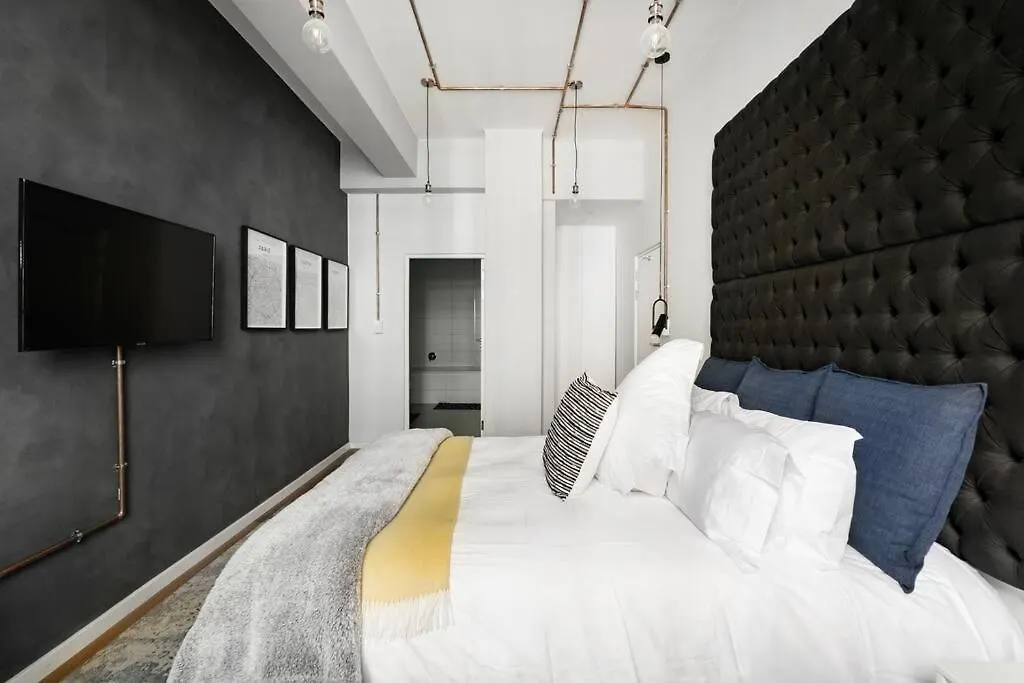 Smart Modern Living In Iconic Building In A Prime Location Apartment Cape Town