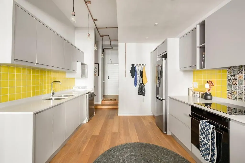 Smart Modern Living In Iconic Building In A Prime Location Apartment Cape Town